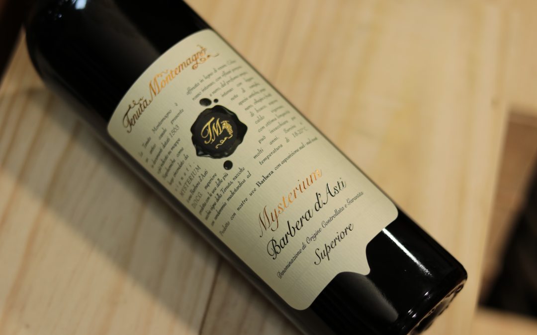 Barbera d’Asti Mysterium di Tenuta Montemagno: un’eleganza senza tempo dal cuore del Monferrato