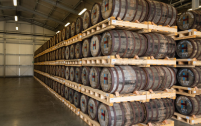 Il valore del tempo nei prodotti che scegliamo: come il legno trasforma un distillato